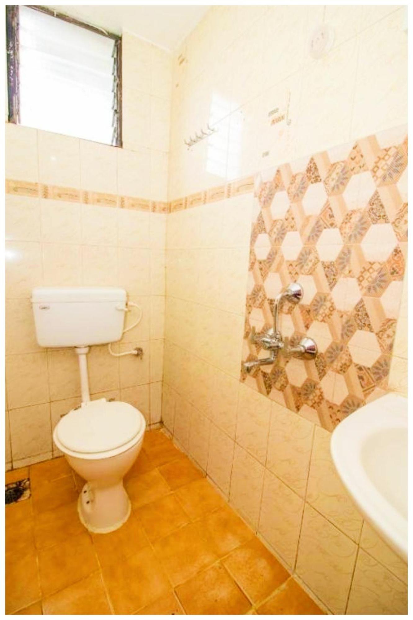 Hotel Premium Travellers # Inn Near Temple - Fully Air Conditioning Hotel - Hygiene And Spacious Room - A Top Rated Luxuary Hotel Merces Kültér fotó