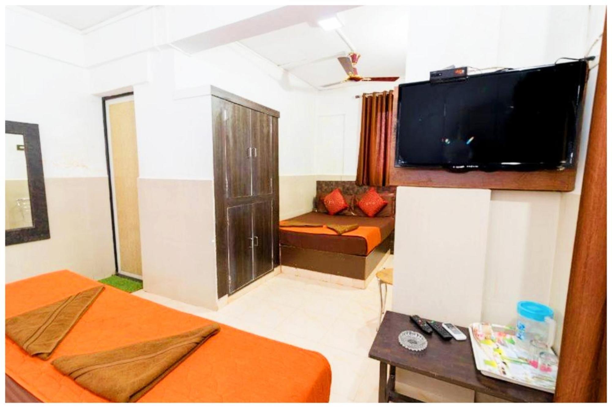 Hotel Premium Travellers # Inn Near Temple - Fully Air Conditioning Hotel - Hygiene And Spacious Room - A Top Rated Luxuary Hotel Merces Kültér fotó